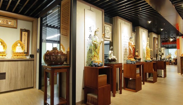 两岸布局，服务十方：宝华佛具的品牌布局与便民服务