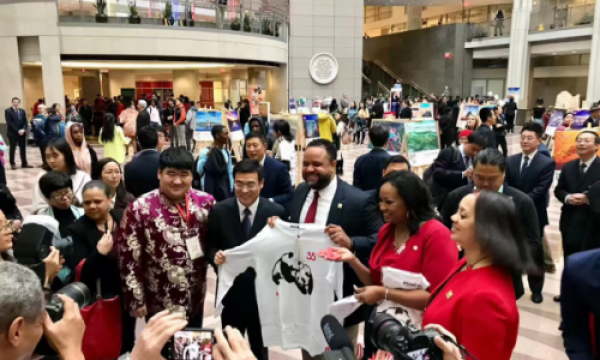 刘立宏荣获拾遗传承“北京刘氏剪纸非物质文化遗产传承人”称号