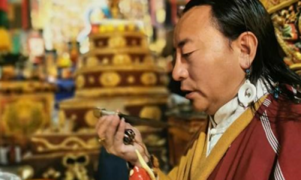 兰卡加荣获拾遗传承“持明瑜伽士文化传承非物质文化遗产传承人”称号