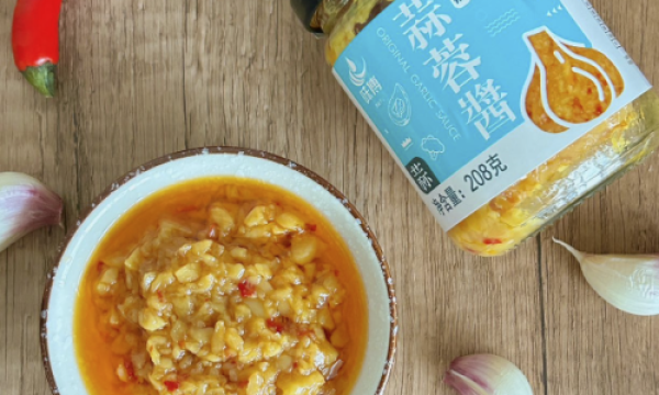 尚赢调味品重磅推出“味博蒜蓉酱”，引领夏日蒜蓉美食新风尚——精选山东紫皮大蒜，慢火熬制，双味可选，解锁蒜蓉自由——