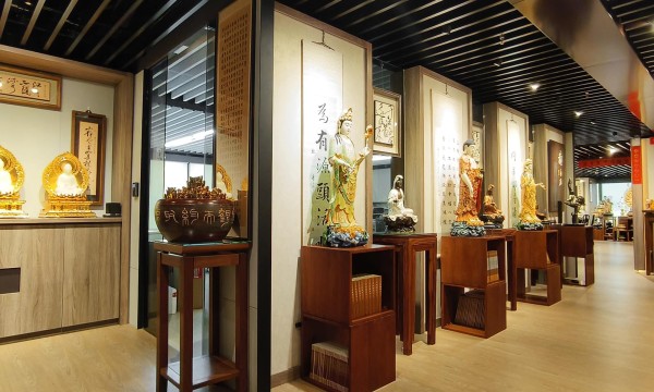 两岸布局，服务十方：宝华佛具的品牌布局与便民服务