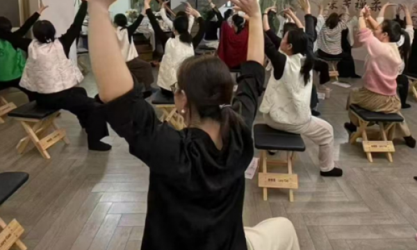 陈莹荣获“东芳禅柔古法养生健体术非物质文化遗产传承导师”称号