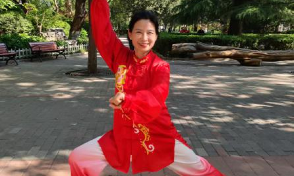 任玲荣获拾遗传承“杨式太极拳非物质文化遗产传承人”称号