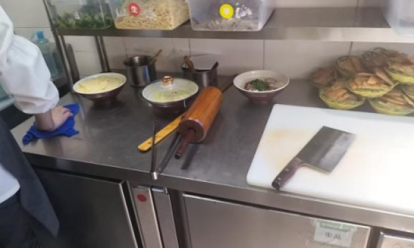 柳忠惠荣获拾遗传承“淮南牛肉汤制作技艺非物质文化遗产传承人”称号
